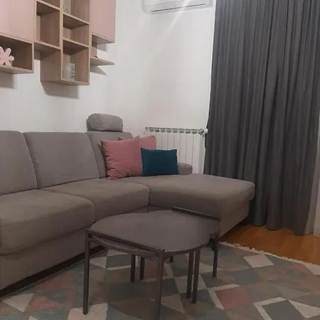 Apartment Lamela